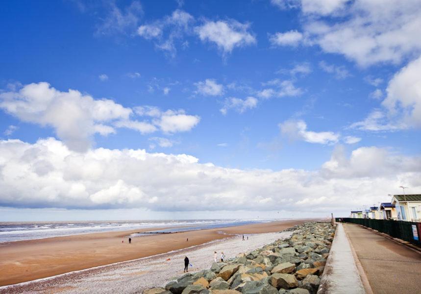 Golden Sands Holiday Park Kinmel Bay Exterior foto